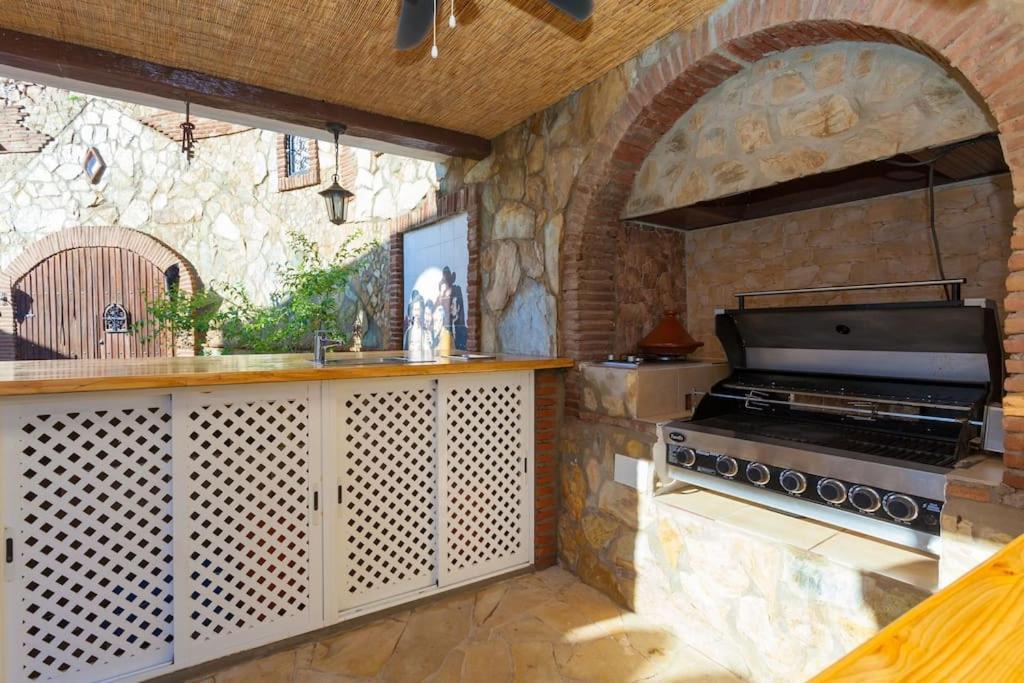 Summer Offers! Fabulous Luxury Villa Near The Beach Sleeps 8 Benalmádena Εξωτερικό φωτογραφία