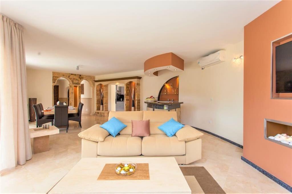 Summer Offers! Fabulous Luxury Villa Near The Beach Sleeps 8 Benalmádena Εξωτερικό φωτογραφία